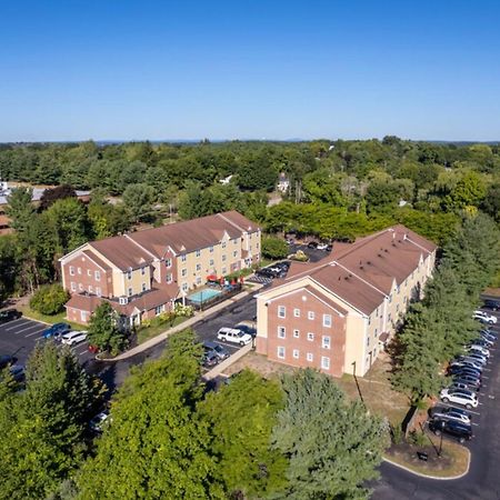 Residences At Tewksbury Exterior photo